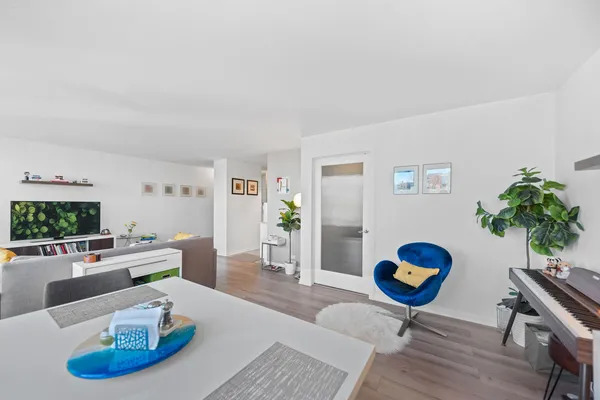 $3,200 | 111 East Chestnut Street, Unit 24J, Chicago, IL 60611