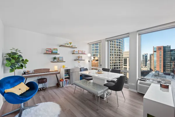 $3,200 | 111 East Chestnut Street, Unit 24J, Chicago, IL 60611