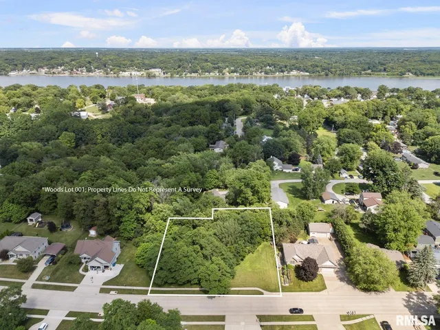 $74,900 | 01 North 8th Street, Le Claire, IA 52753