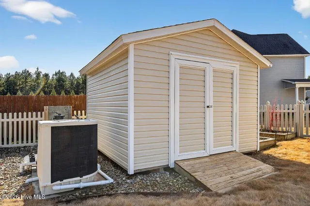 $490,000 | 1142 Amberjack Court, New Bern, NC 28562