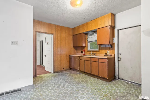 $24,900 | 1506 East Phillips Street, Springfield, IL 62702