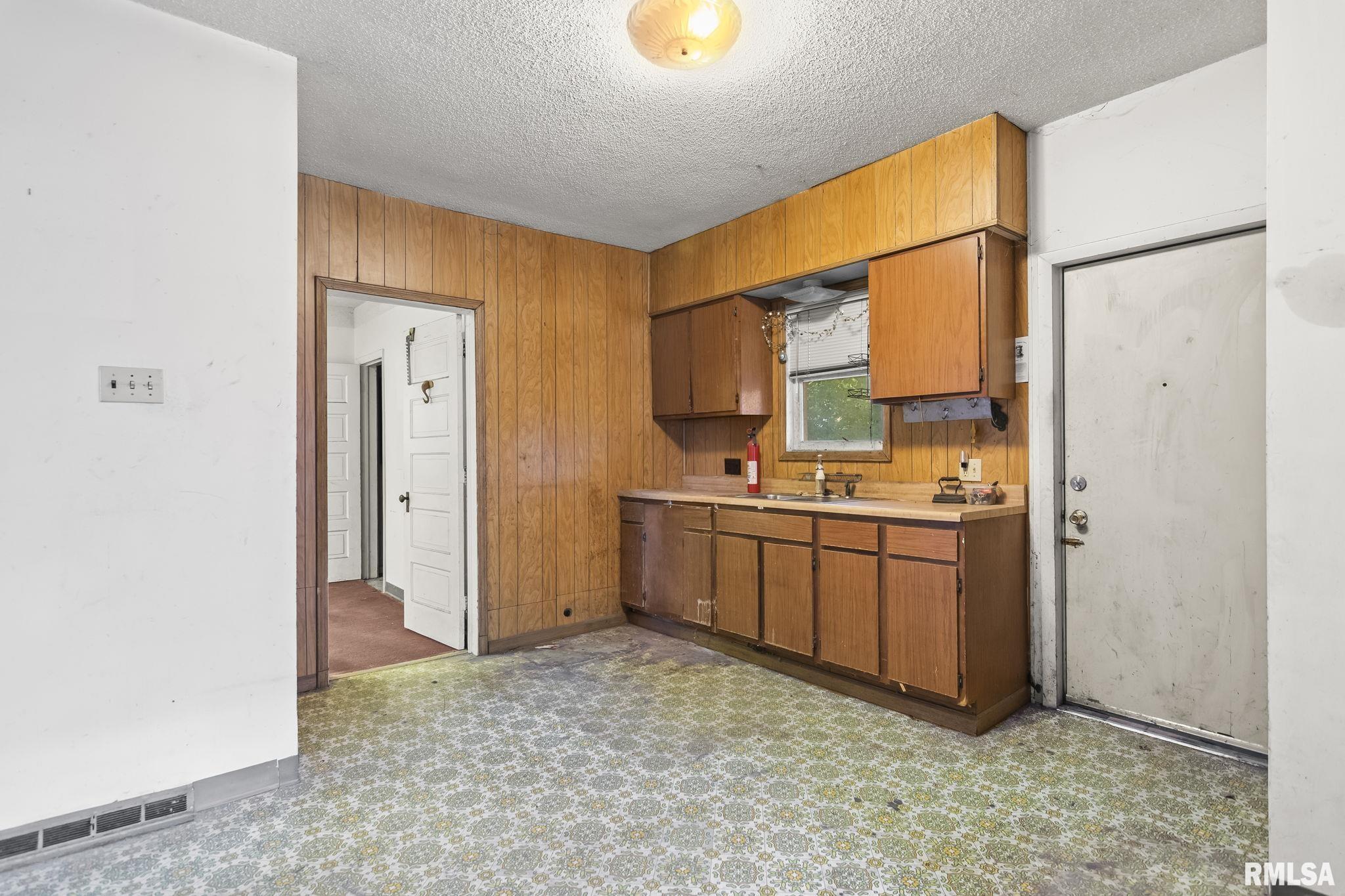 1506 East Phillips Street Springfield, IL 62702 - Photo 4 of 20