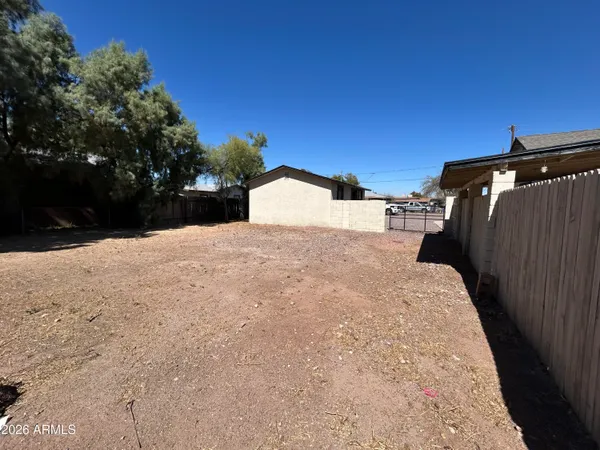 $1,999 | 833 East Marguerite Avenue, Phoenix, AZ 85040