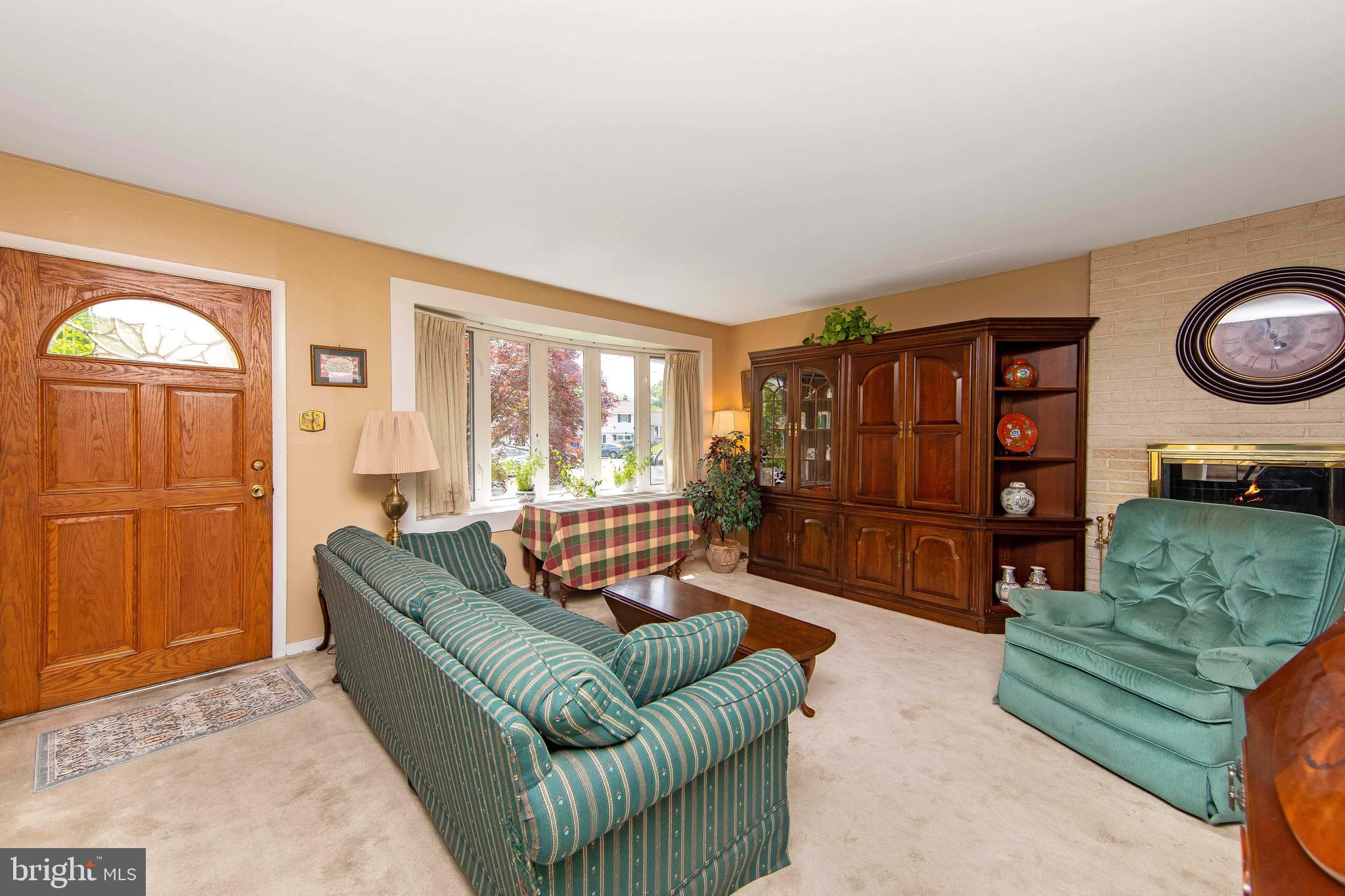 4 Briar Road Maple Shade, NJ 08052 - Photo 4 of 42 Living Room
