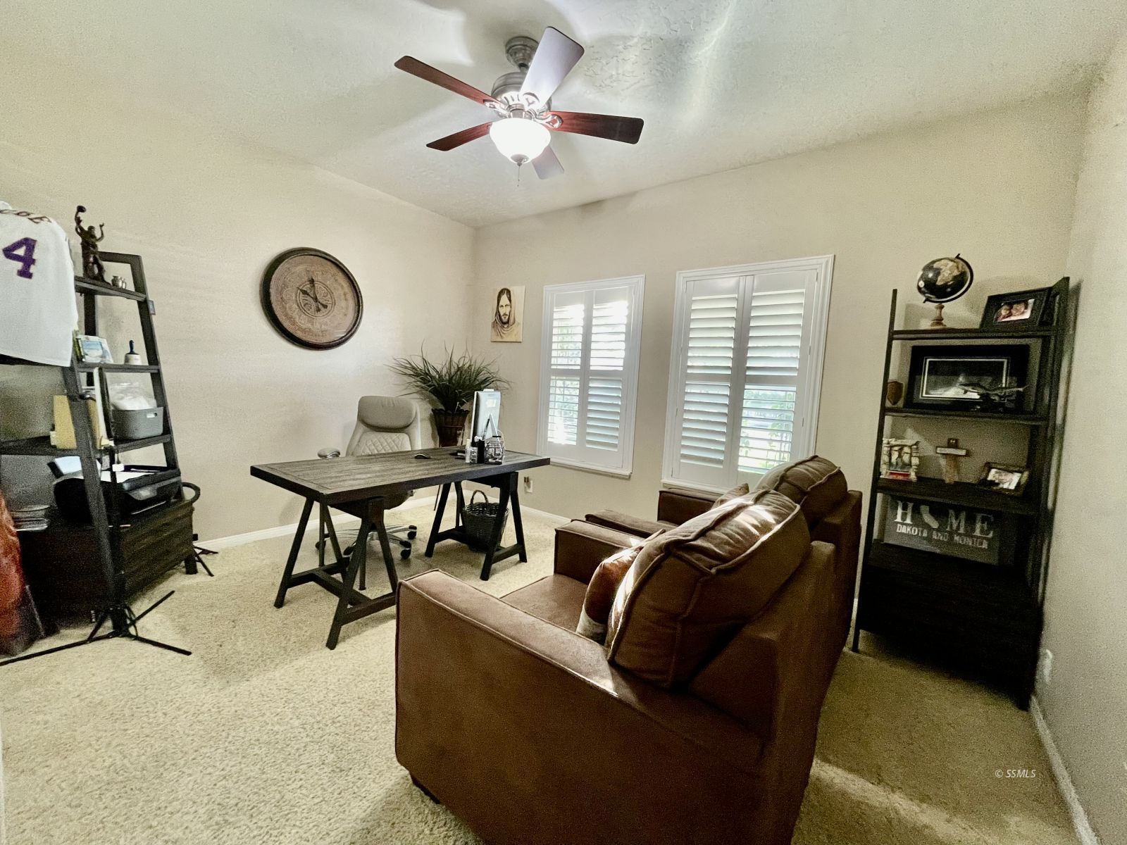 412 Acacia Street Ridgecrest, CA 93555 - Photo 12 of 31 a living room with furniture