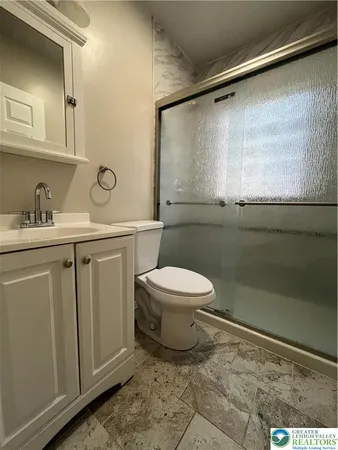 $1,695 | 122 South Spruce Street, Nazareth, PA 18064