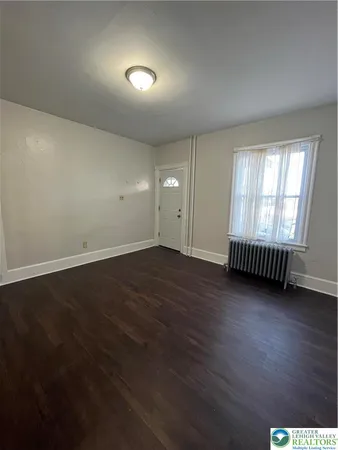 $1,695 | 122 South Spruce Street, Nazareth, PA 18064