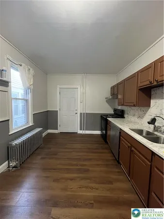 $1,695 | 122 South Spruce Street, Nazareth, PA 18064