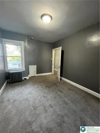 $1,695 | 122 South Spruce Street, Nazareth, PA 18064