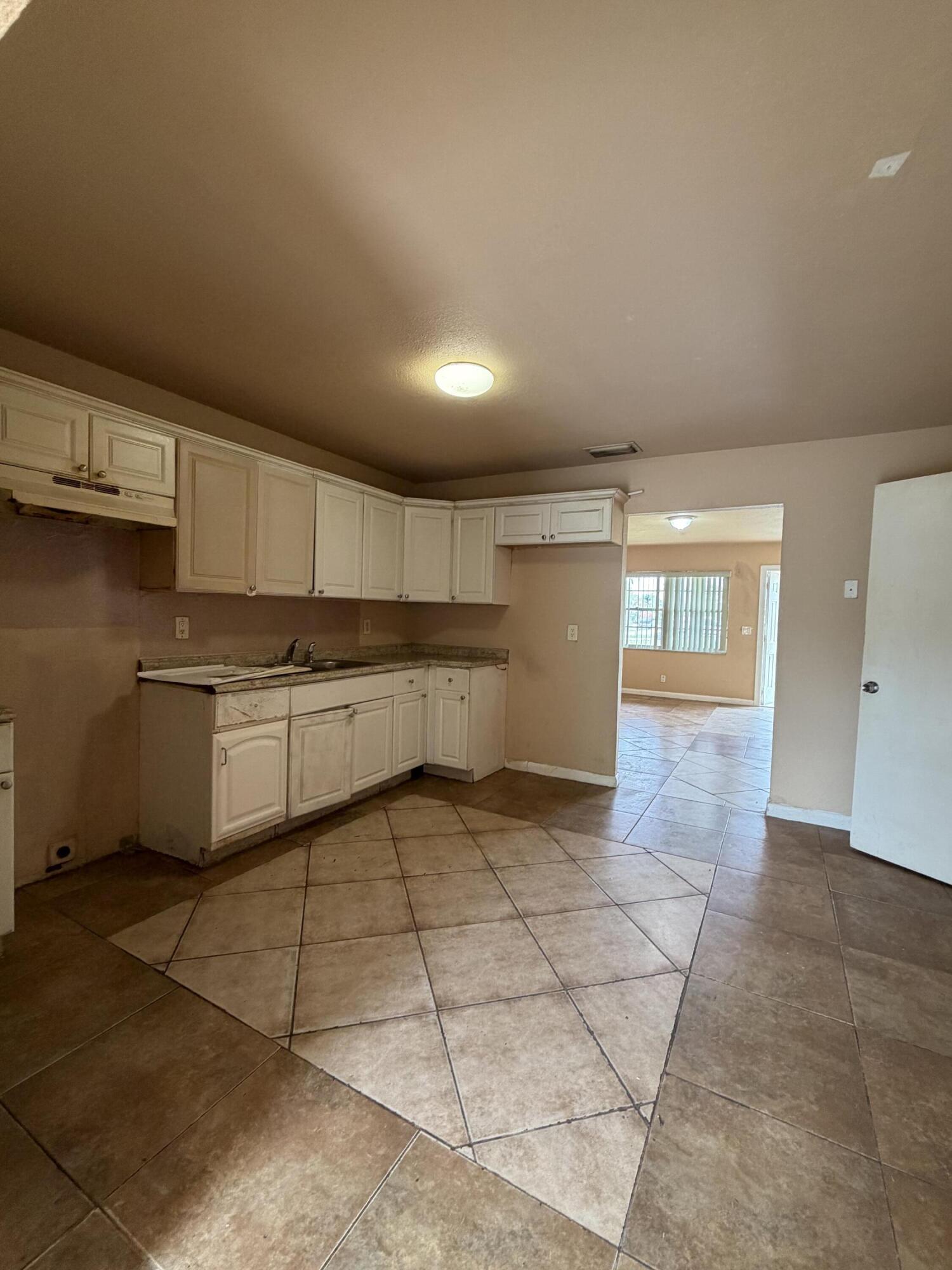 3243 Grove Road Boynton Beach, FL 33435 - Photo 8 of 33 IMG_1145