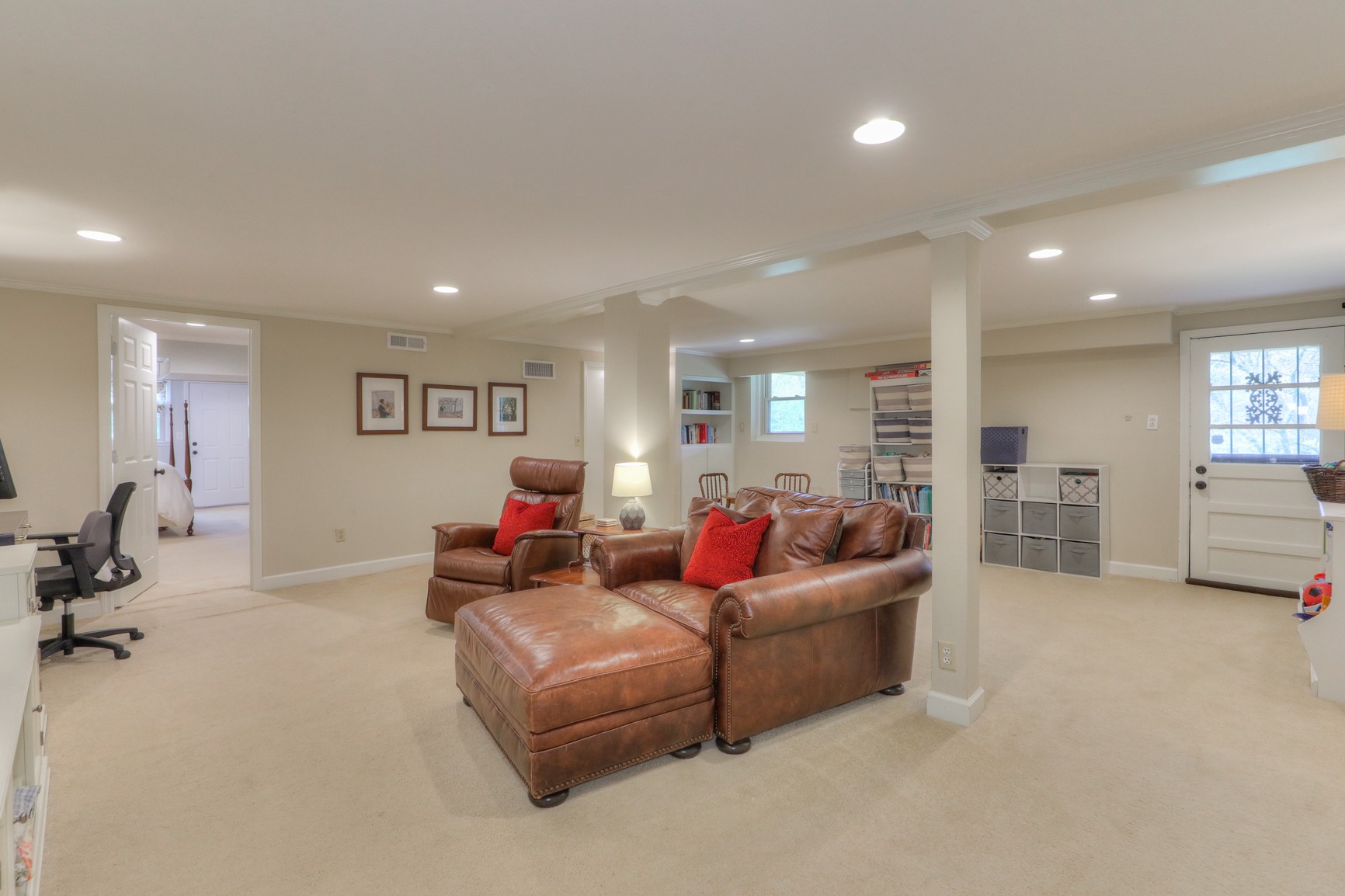 1217 Davidson Road Nashville, TN 37205 - Photo 23 of 43 a living room with furniture