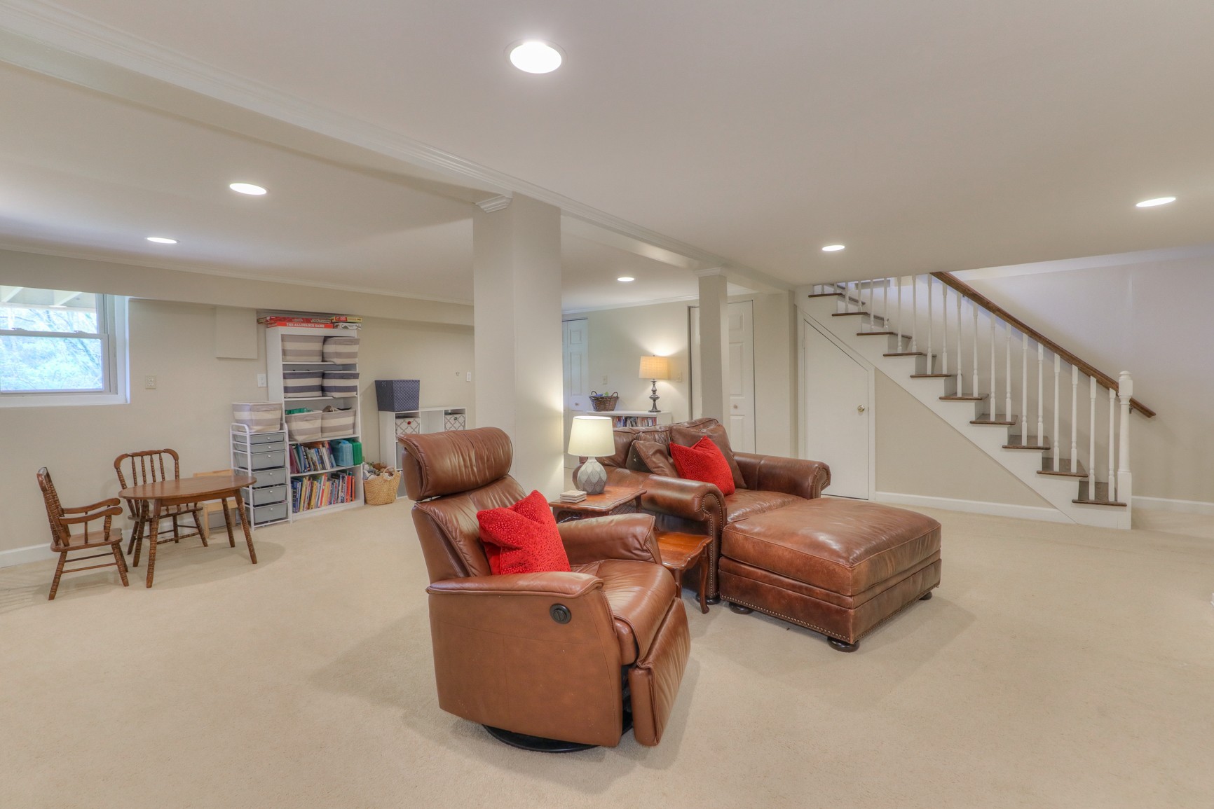 1217 Davidson Road Nashville, TN 37205 - Photo 24 of 43 a living room with furniture and a flat screen tv