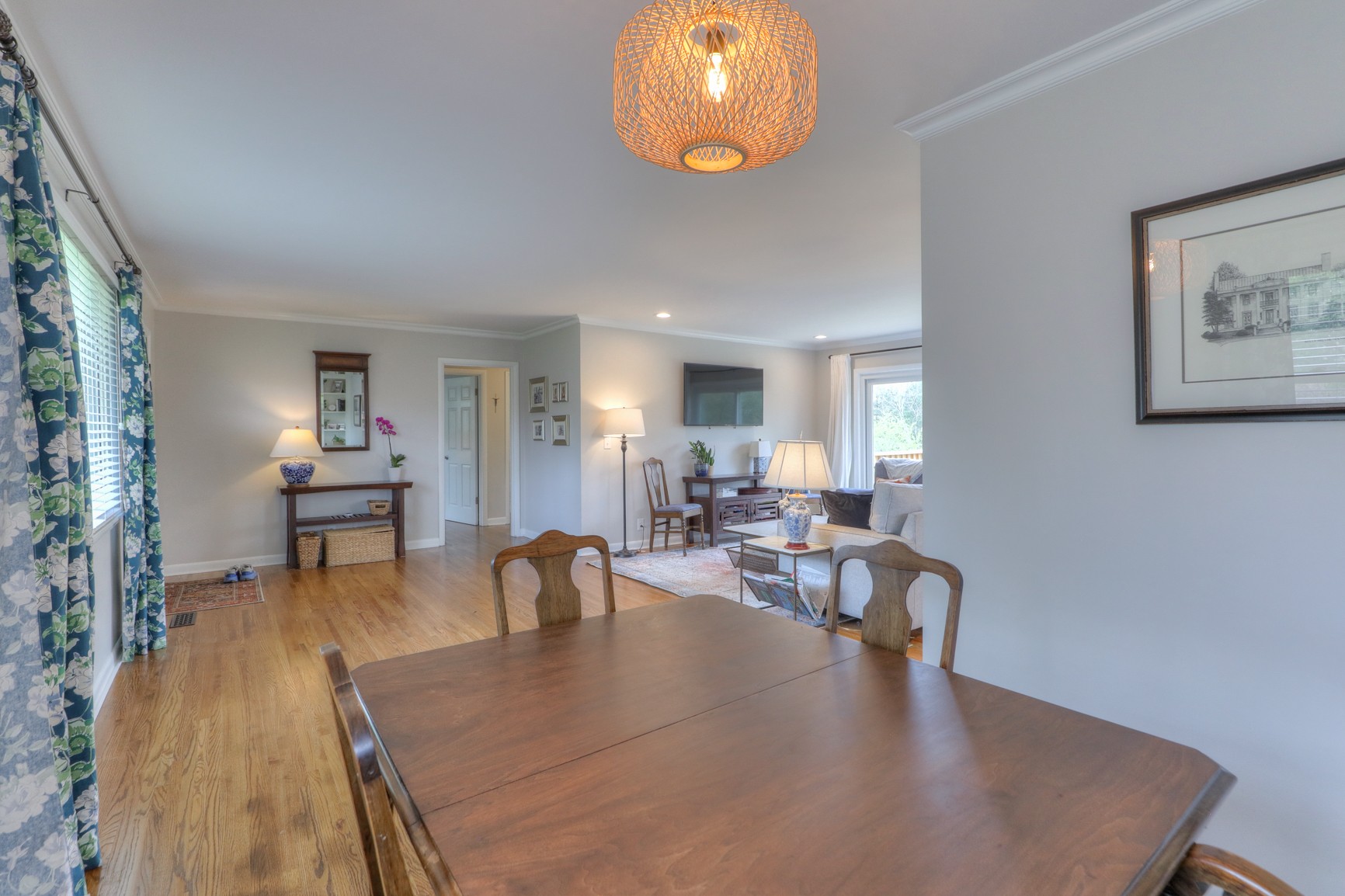 1217 Davidson Road Nashville, TN 37205 - Photo 8 of 43 a view of a dining room with furniture