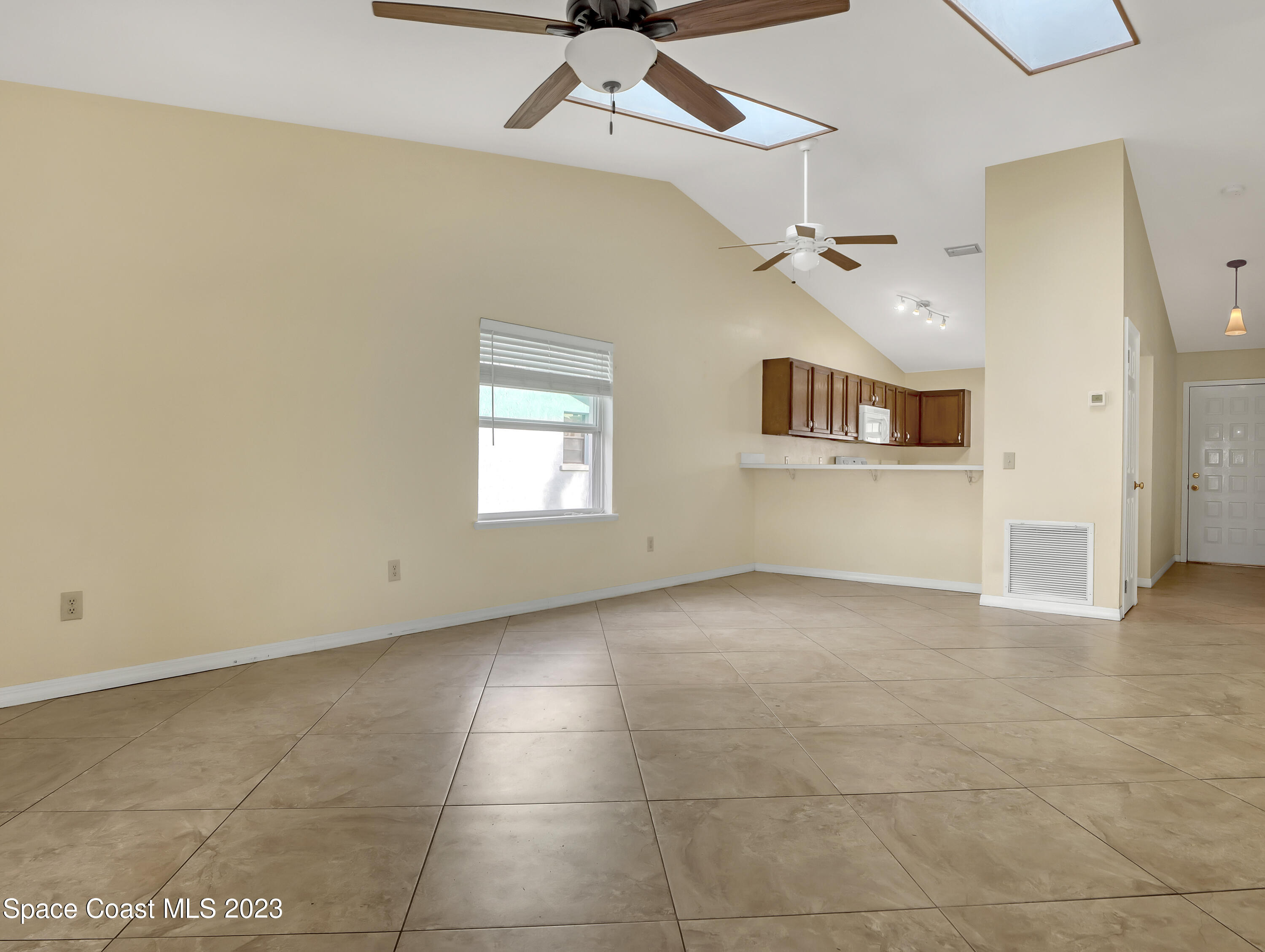 204 Ocean View Lane Indialantic, FL 32903 - Photo 12 of 30 204 Ocean View (11)