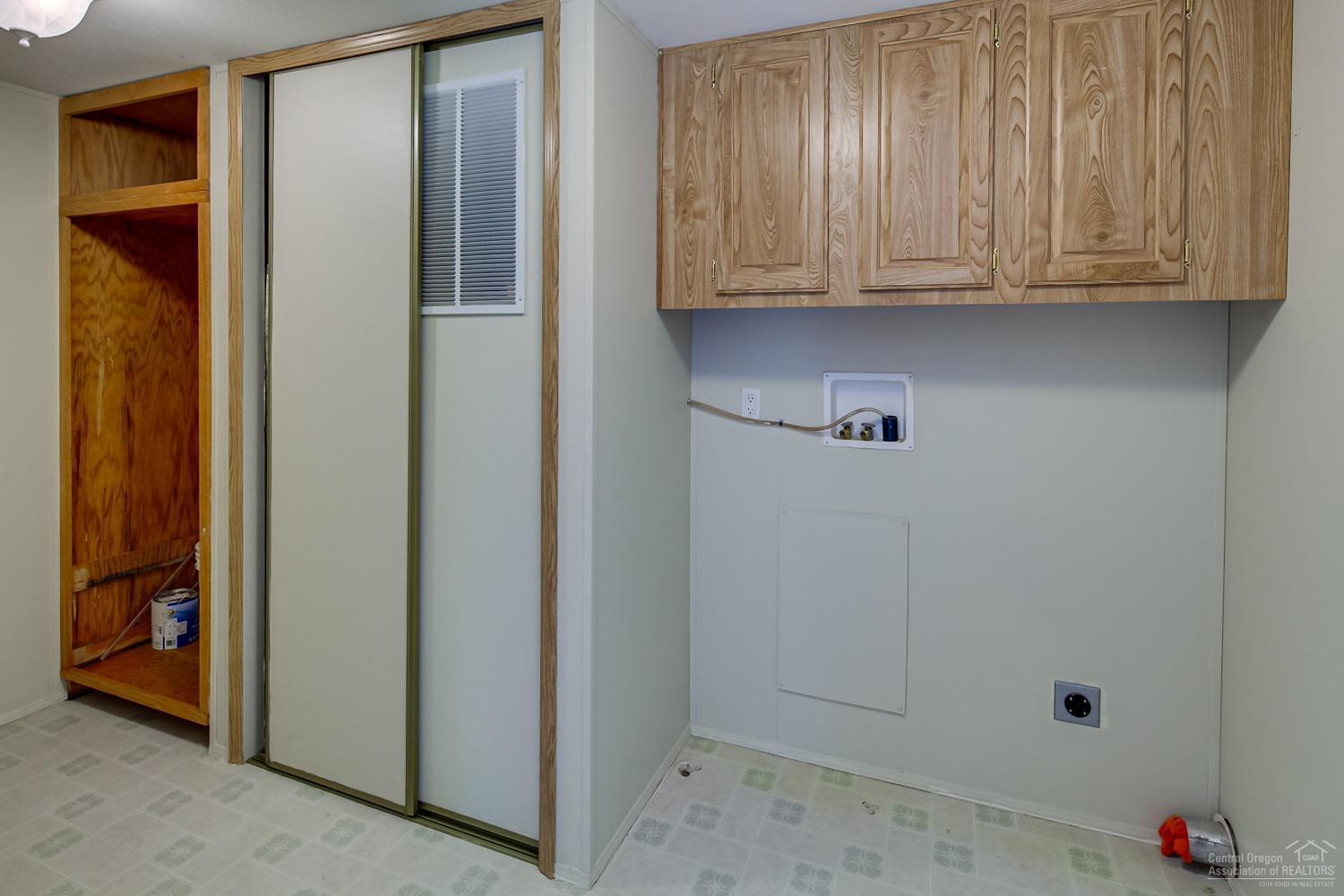 19325 Baker Road Bend, OR 97702 - Photo 10 of 25 Gallery Image 10
