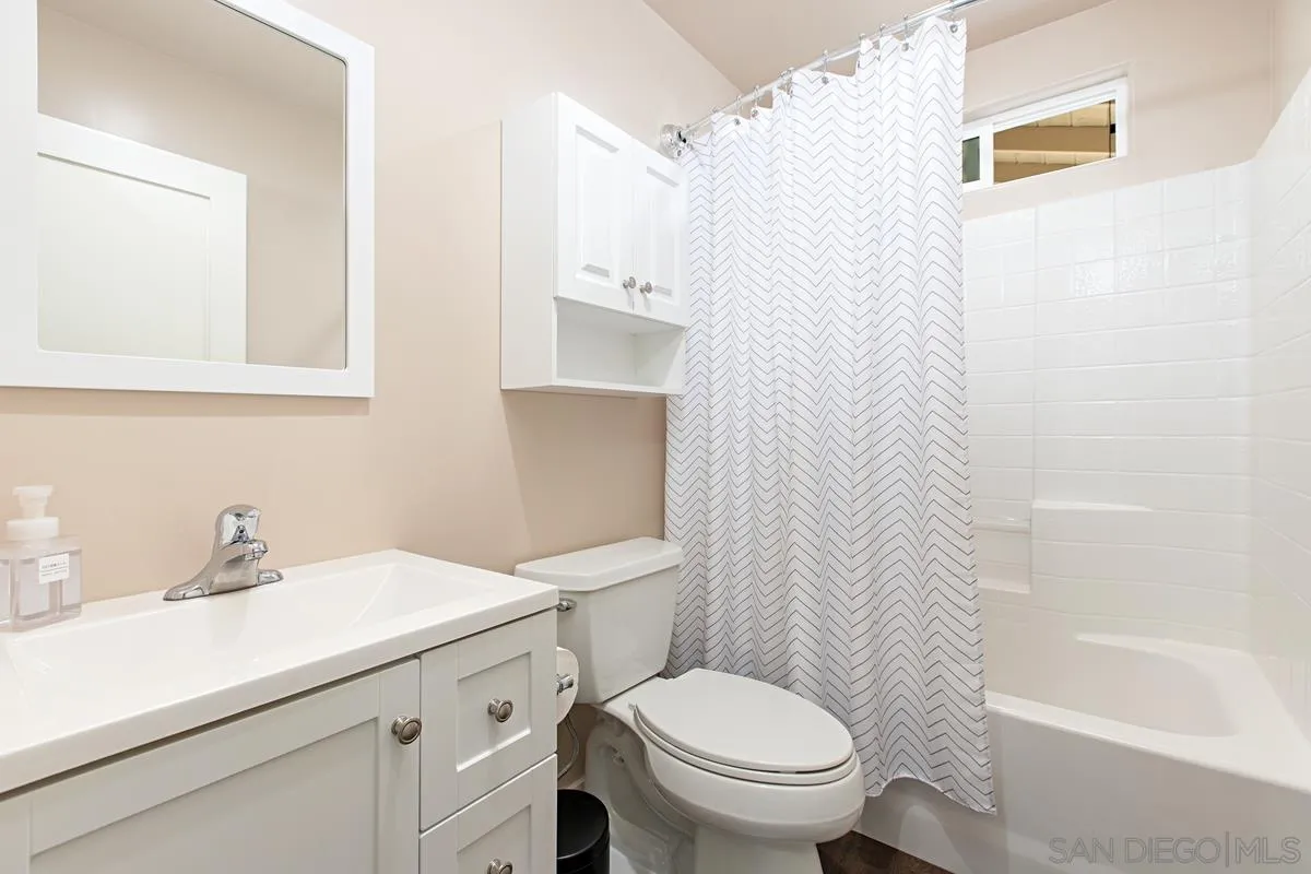 9752 Abbeywood Road Santee, CA 92071 - Photo 11 of 20 Gallery Image 11