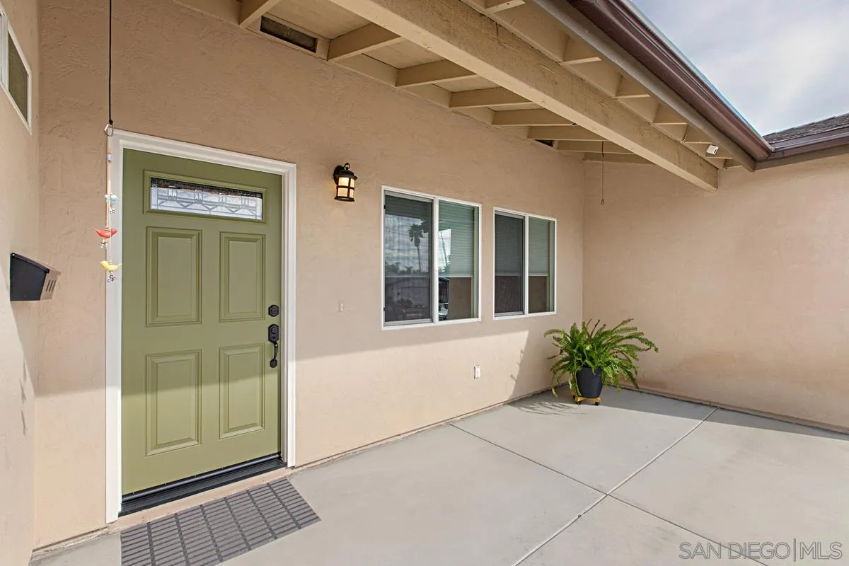 9752 Abbeywood Road Santee, CA 92071 - Photo 2 of 20 Gallery Image 2