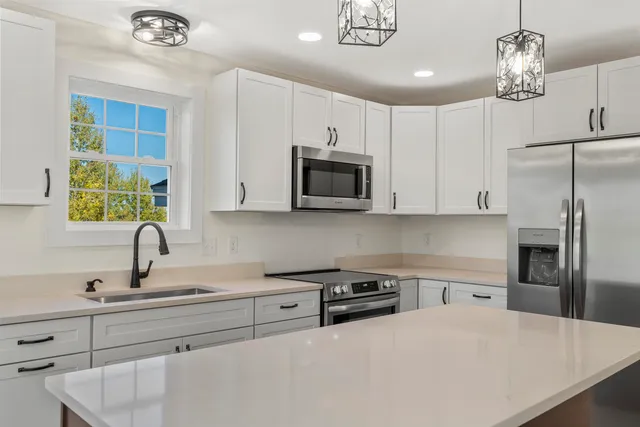 $549,999 | 515 Range E Road, Limerick, ME 04048