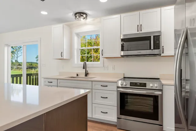 $549,999 | 515 Range E Road, Limerick, ME 04048