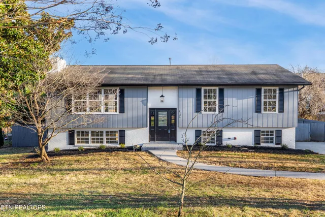 $449,900 | 1726 Scenic Drive, Maryville, TN 37803