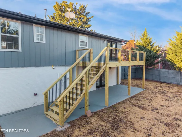 $449,900 | 1726 Scenic Drive, Maryville, TN 37803