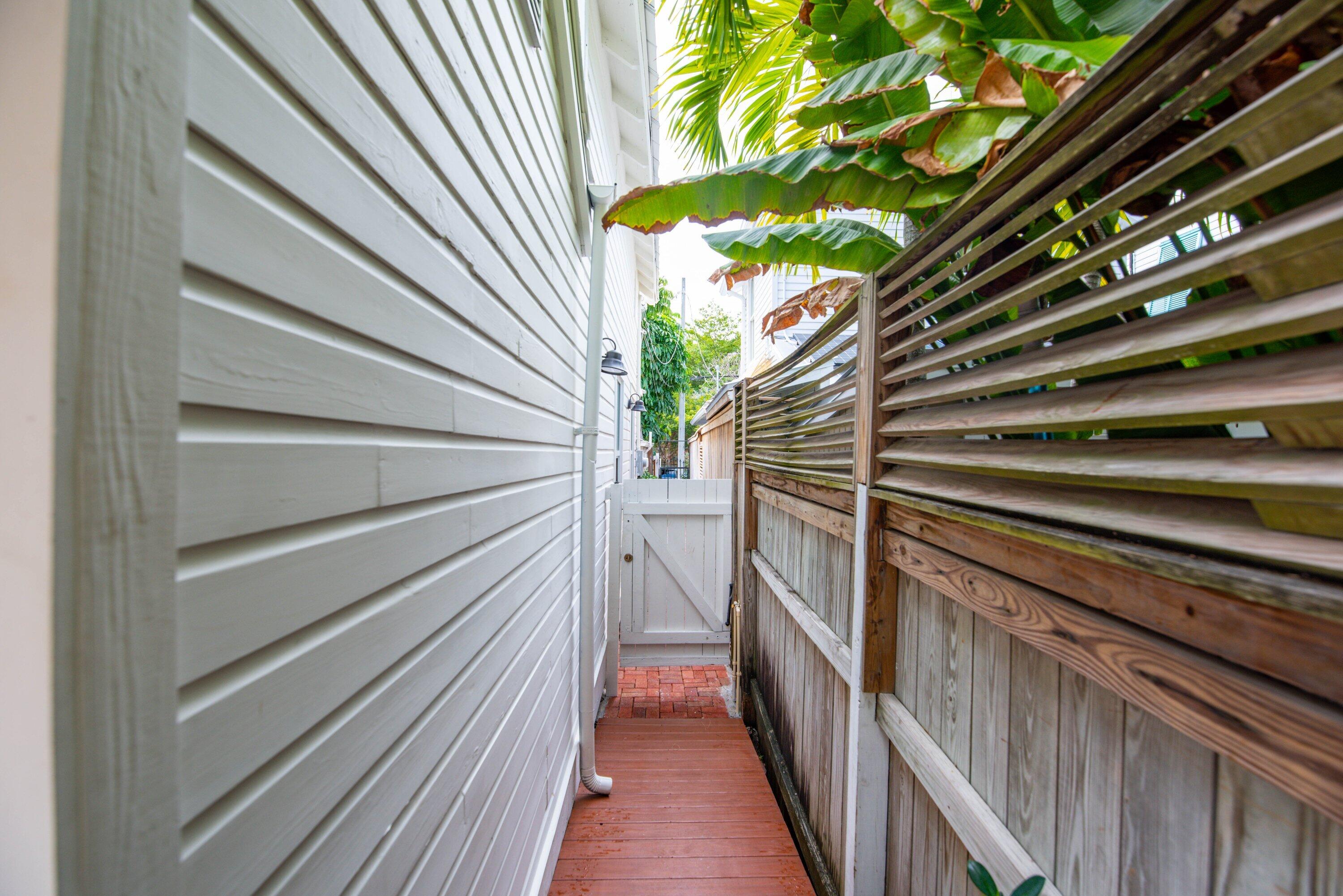 609 Margaret Street Key West, FL 33040 - Photo 33 of 36 Side of House