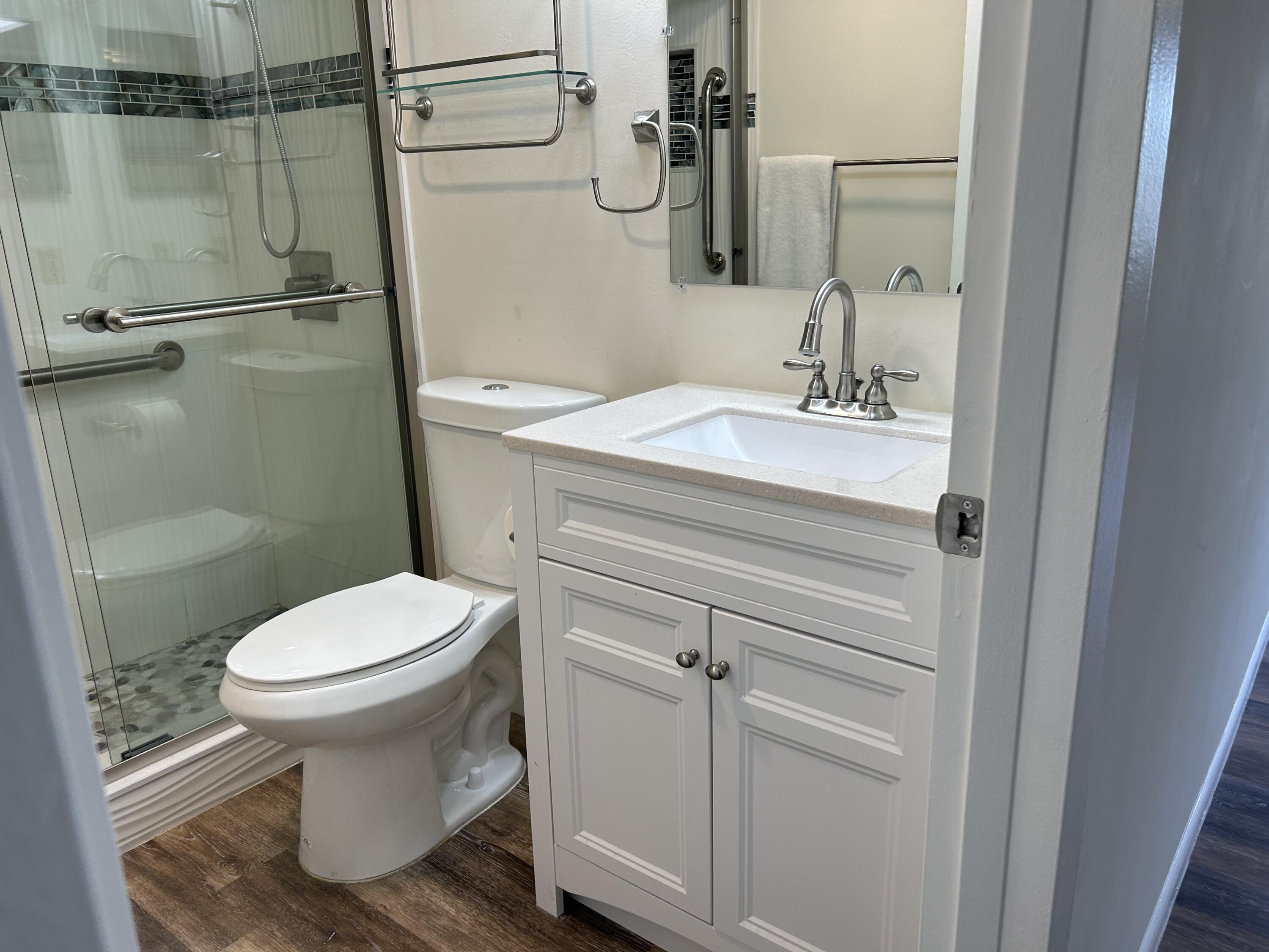 3046 Exeter C Boca Raton, FL 33434 - Photo 10 of 18 Full Bathroom