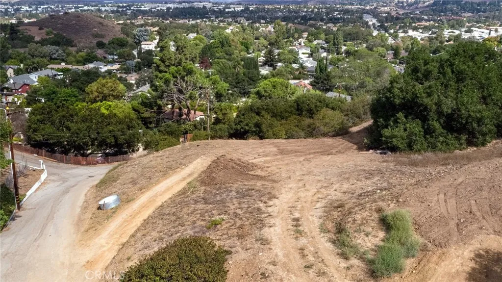 1 Donlin Road Newbury Park, CA 91320 - Photo 2 of 4 a view of a yard with plants