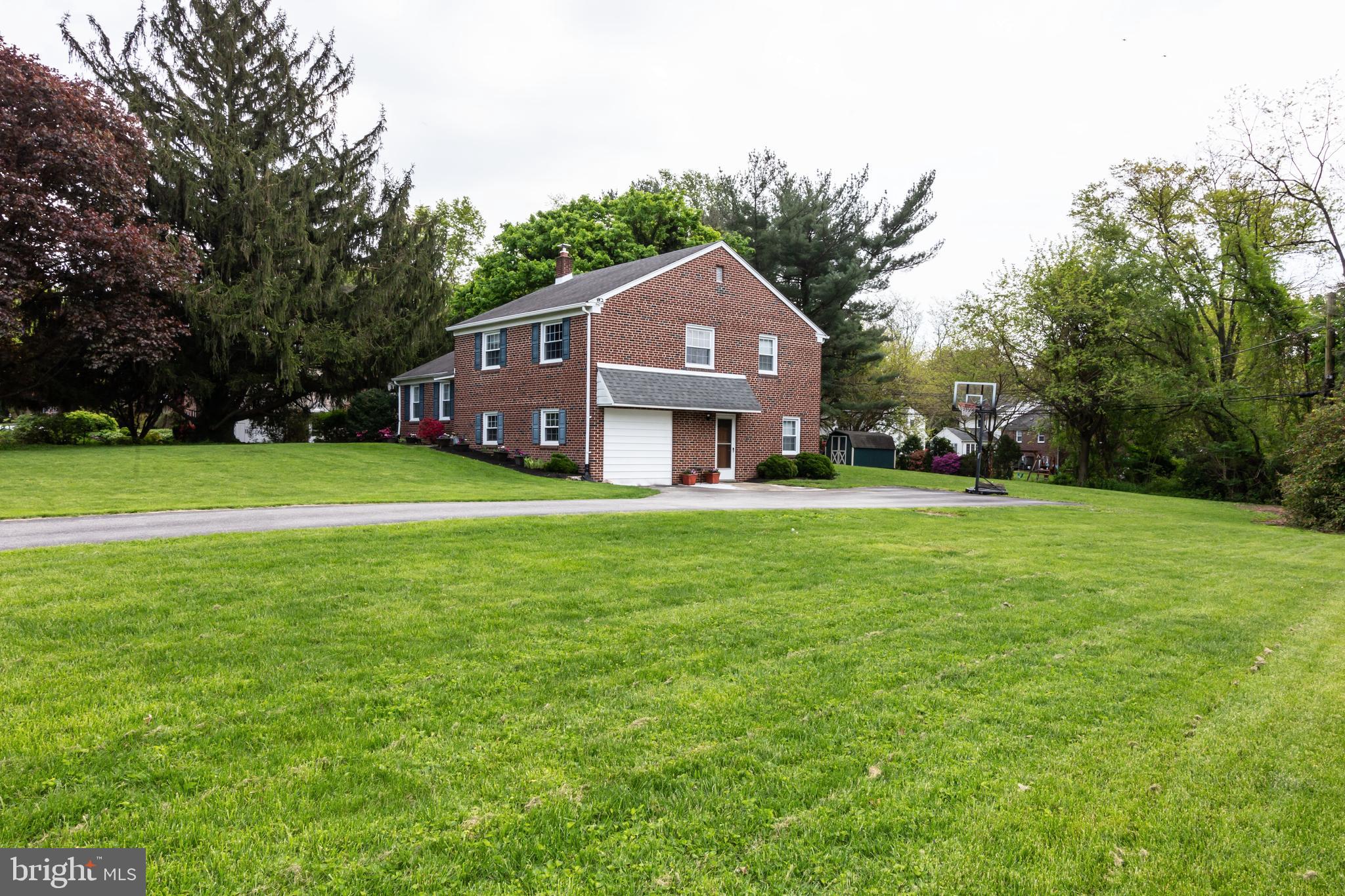 202 Woodcrest Road Media, PA 19063 - Photo 5 of 44 Largest lot in the community with extra side yard