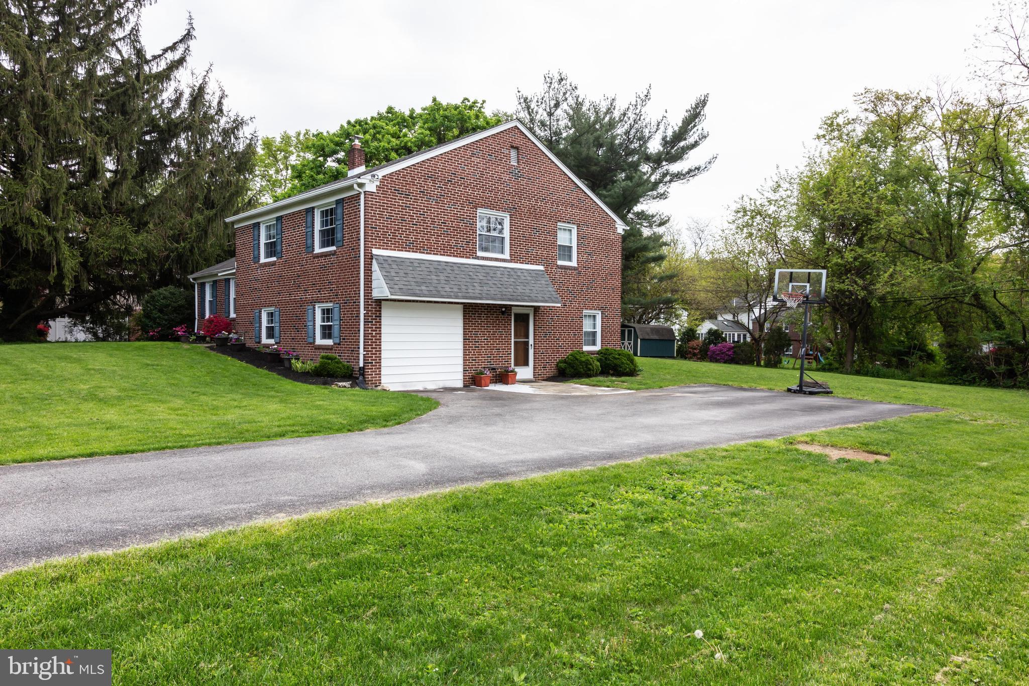 202 Woodcrest Road Media, PA 19063 - Photo 43 of 44 Extra side yard on half acre lot