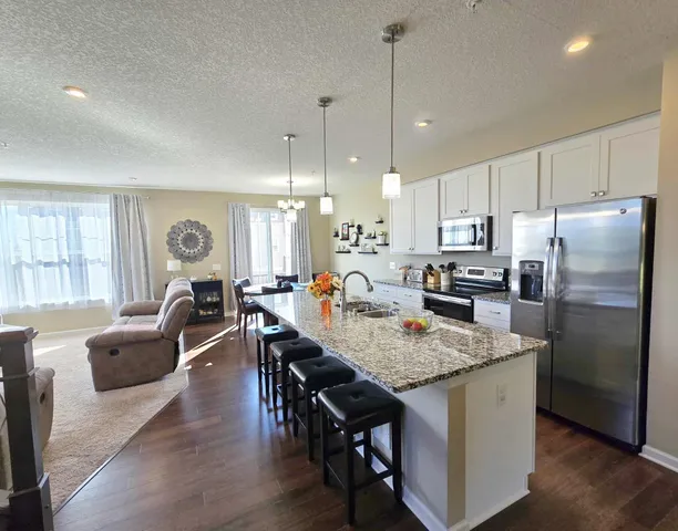 $418,000 | 7688 77th Place, Victoria, MN 55386