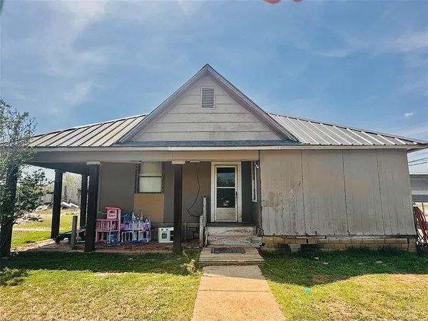 $39,000 | 500 South Broadway Street, Ballinger, TX 76821