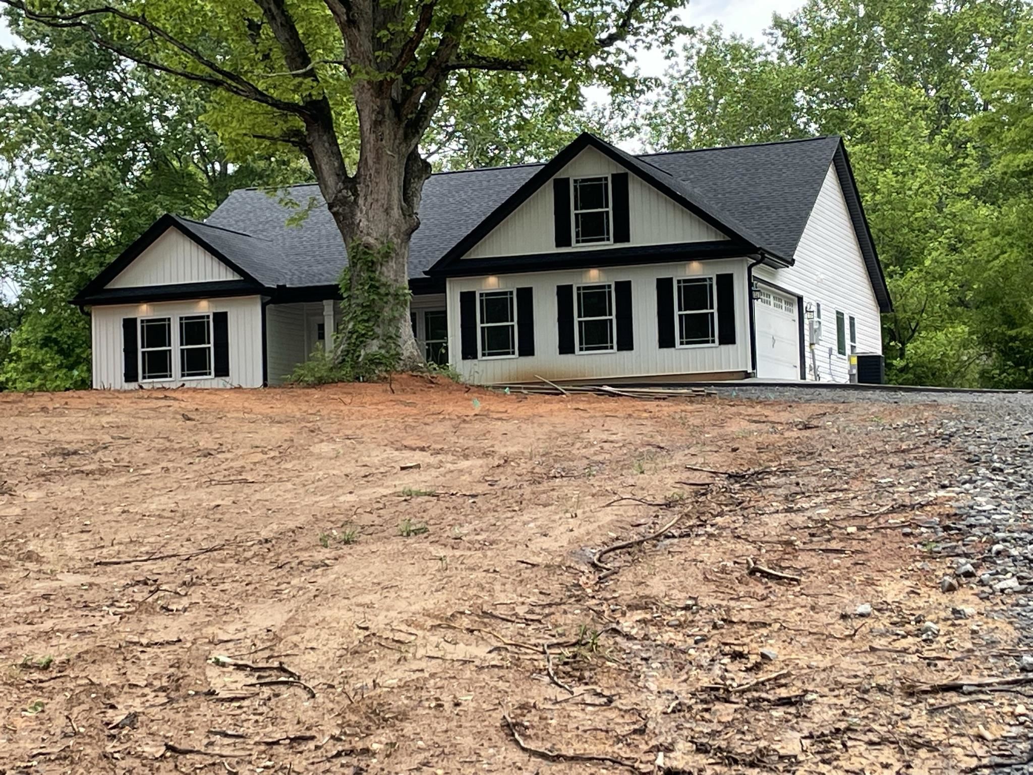 382 Geddis Road Inman, SC 29349 - Photo 1 of 34