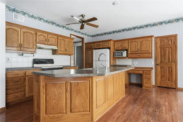 $420,000 | 1704 Southwest Summit Hill Circle, Lee's Summit, MO 64081