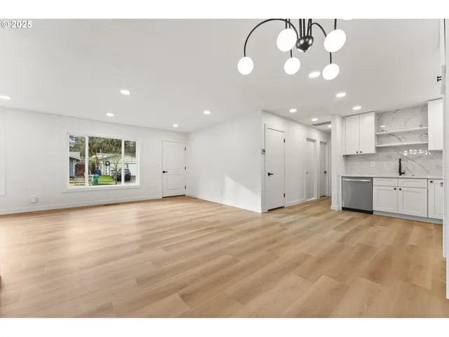 $425,000 | 15133 Southeast Woodward Street, Portland, OR 97236