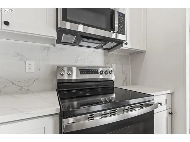 $425,000 | 15133 Southeast Woodward Street, Portland, OR 97236