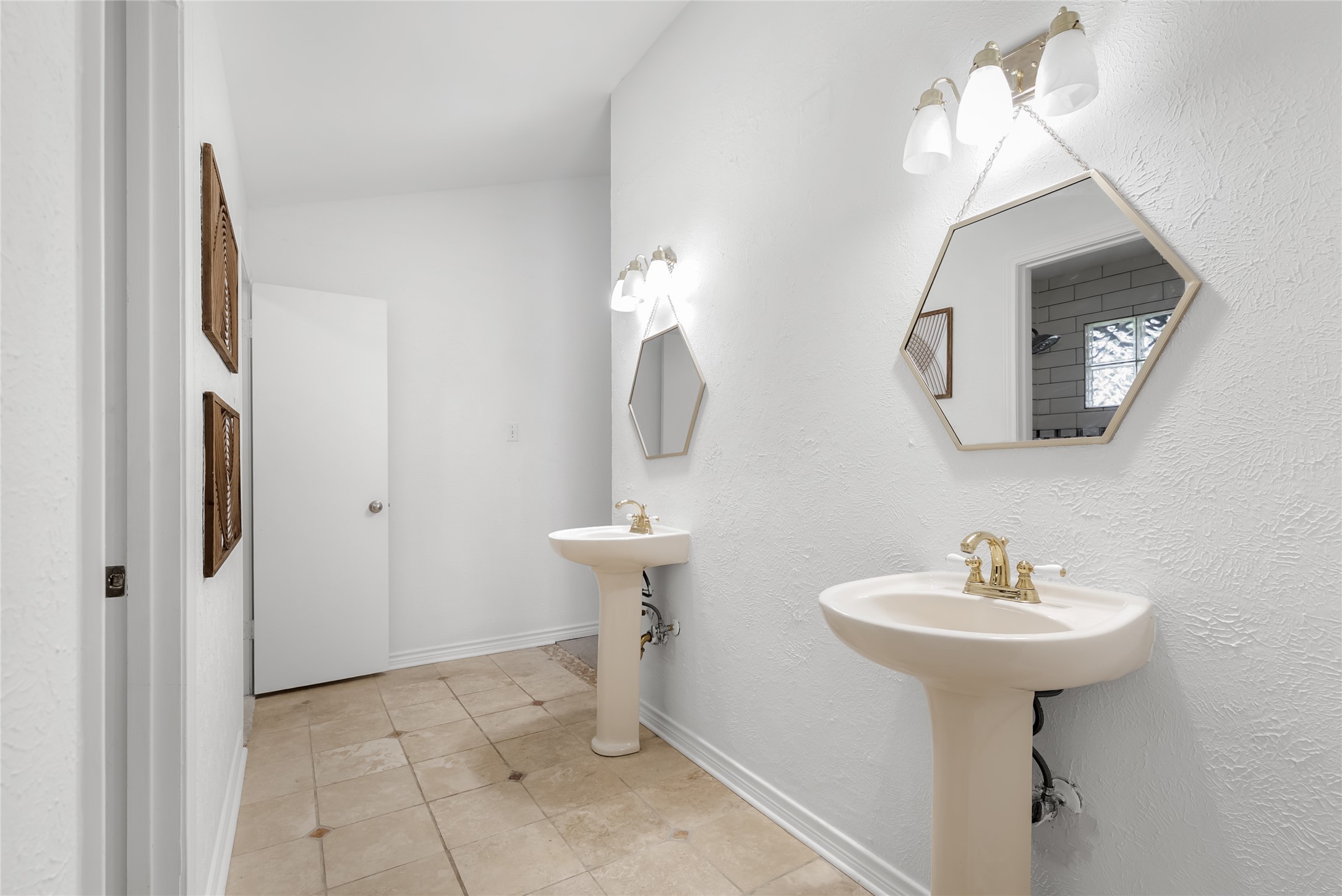 8306 Seminary Ridge Drive Austin, TX 78745 - Photo 13 of 27