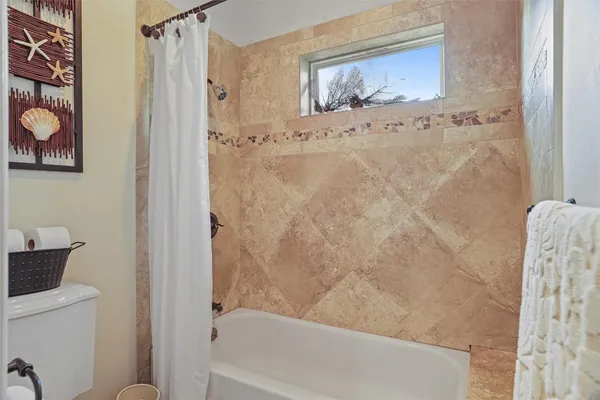 $4,500 | 5 Harbor Lane, Kemah, TX 77565