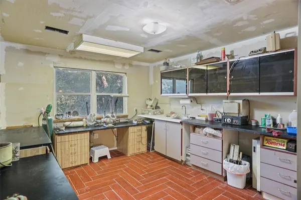 $4,500 | 5 Harbor Lane, Kemah, TX 77565