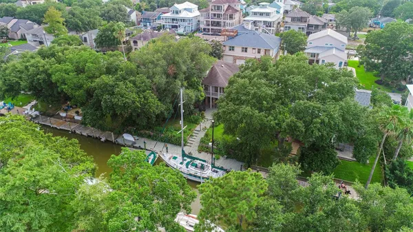 $4,500 | 5 Harbor Lane, Kemah, TX 77565