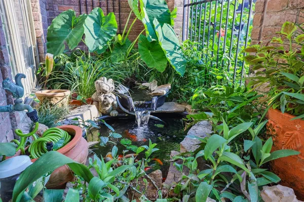 $4,500 | 5 Harbor Lane, Kemah, TX 77565