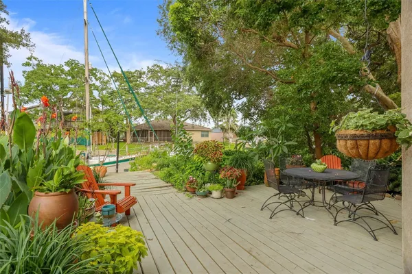 $4,500 | 5 Harbor Lane, Kemah, TX 77565