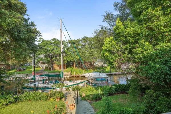 $4,500 | 5 Harbor Lane, Kemah, TX 77565