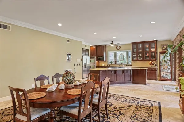 $4,500 | 5 Harbor Lane, Kemah, TX 77565