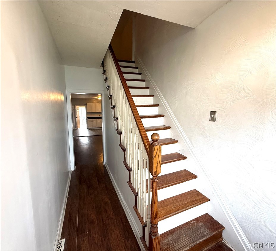 512 Herkimer Road Utica, NY 13502 - Photo 27 of 36