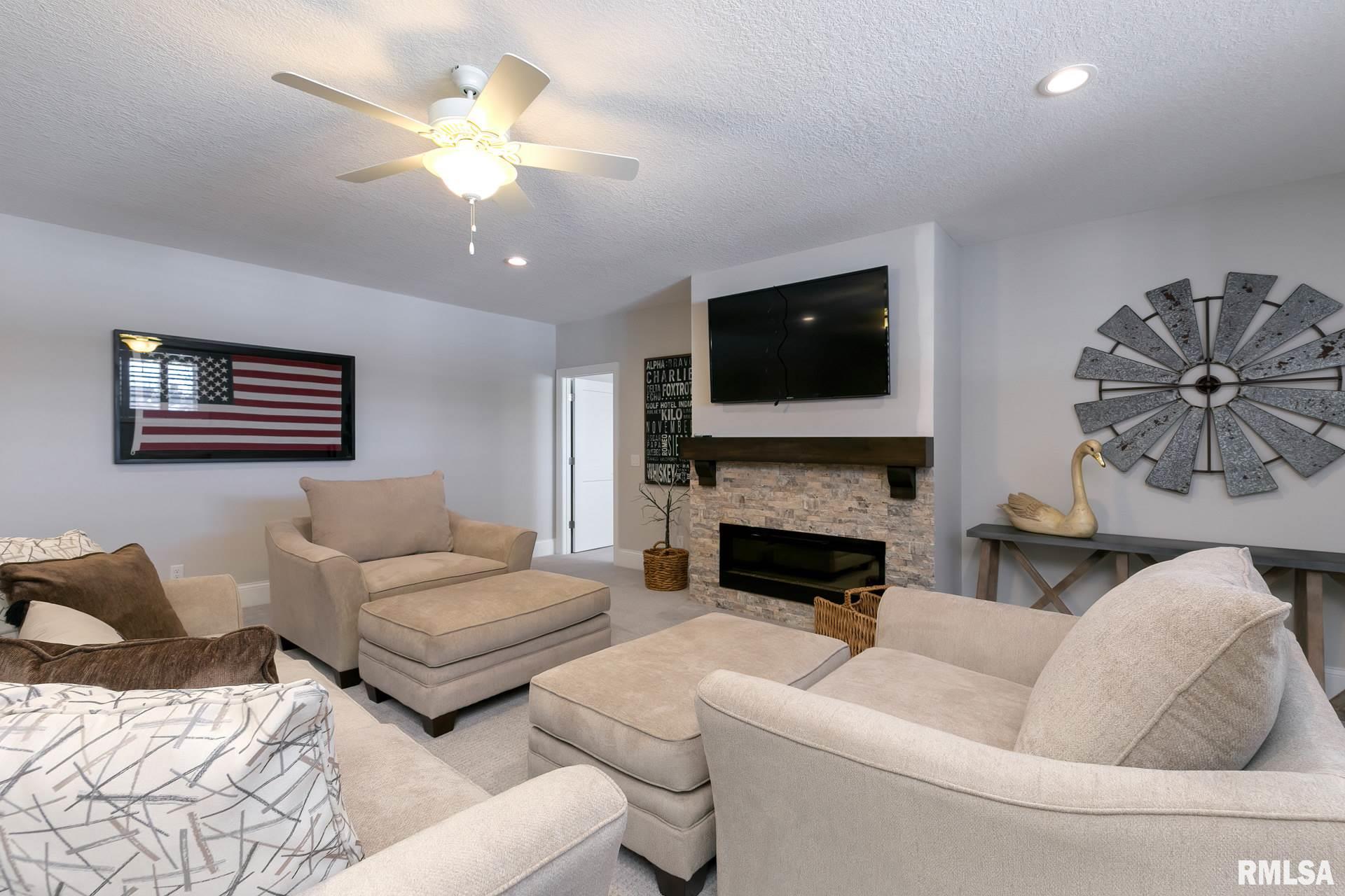 4017 Thomas Pointe Road Davenport, IA 52807 - Photo 28 of 37 Gallery Image 28