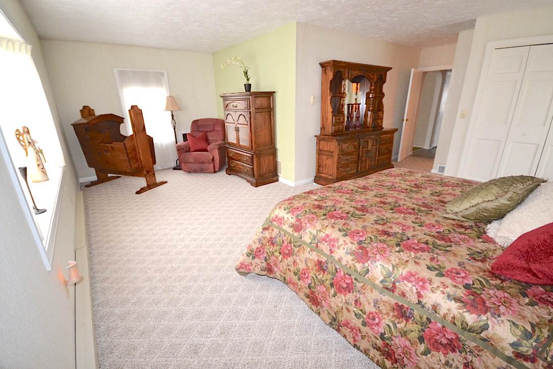 49 Holbrook Road Bedford, NH 03110 - Photo 17 of 35