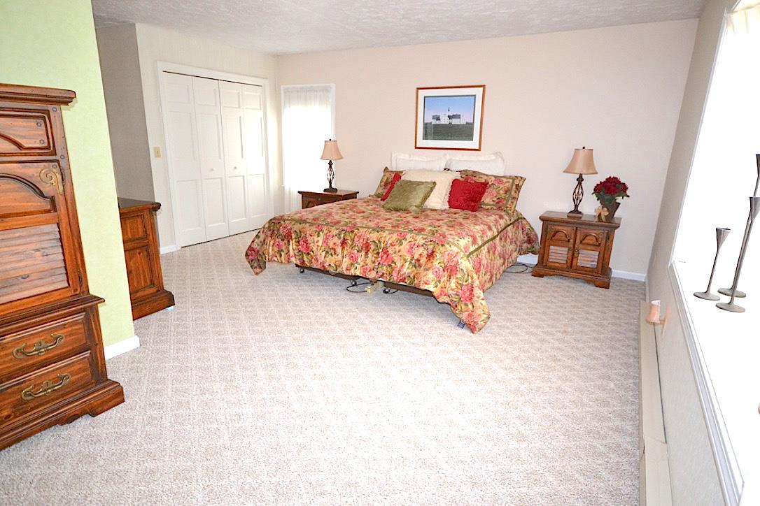 49 Holbrook Road Bedford, NH 03110 - Photo 18 of 35