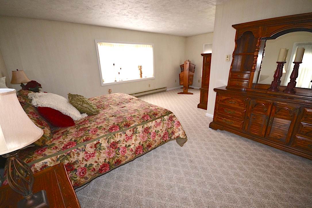 49 Holbrook Road Bedford, NH 03110 - Photo 19 of 35