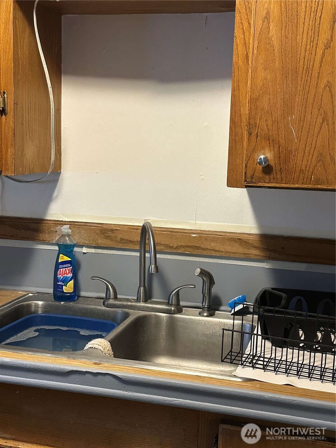 321 West Loop Drive Moses Lake, WA 98837 - Photo 6 of 23 a close view of sink and tap
